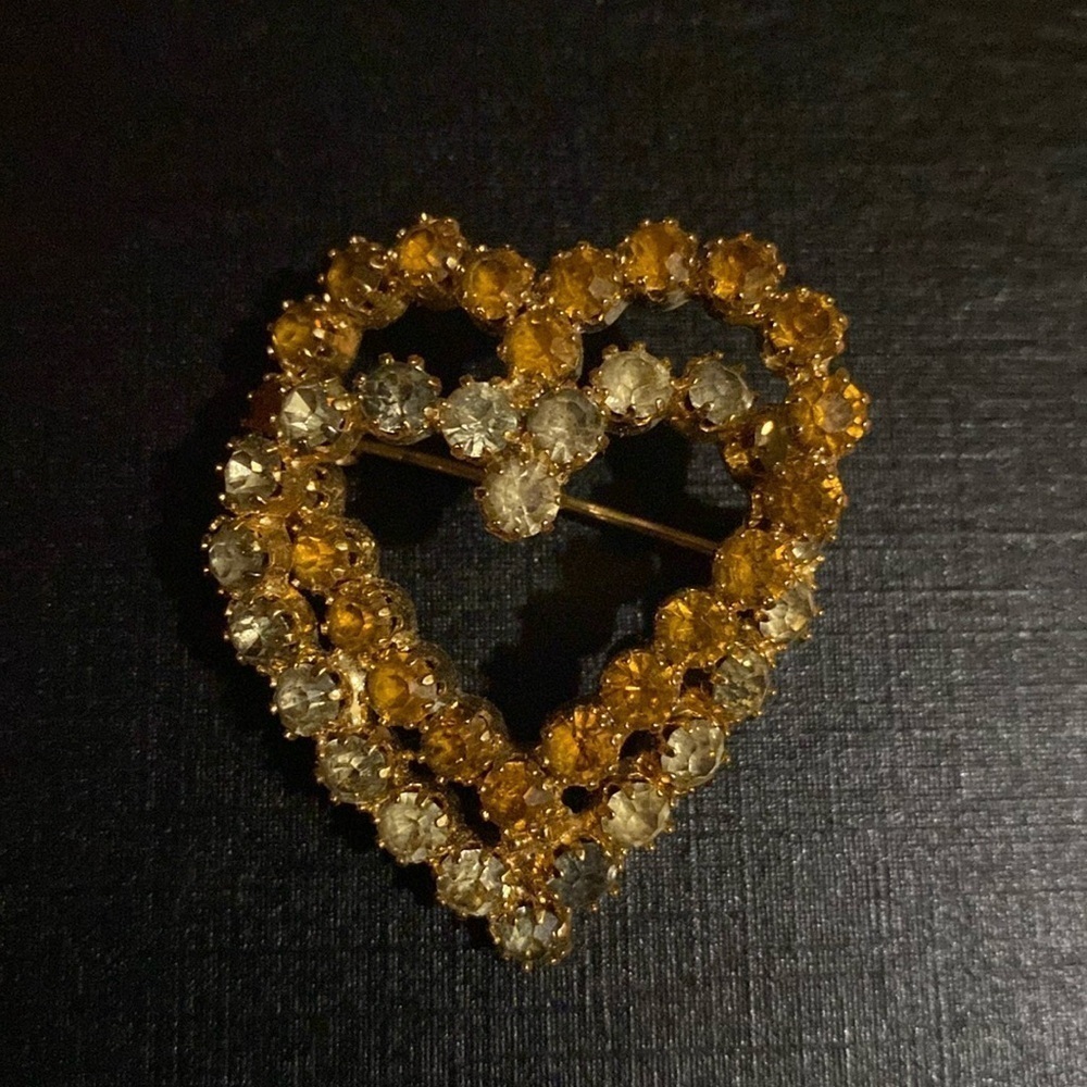 Vintage Hobe brooch